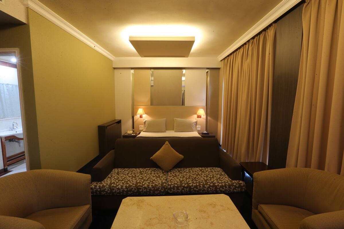 Ropa de cama hipoalergénica y minibar