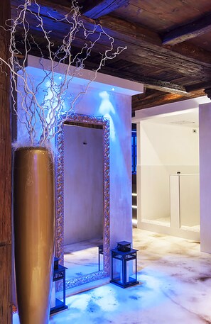 Sauna, bain à remous, hammam, soins corporels, soins d'aromathérapie