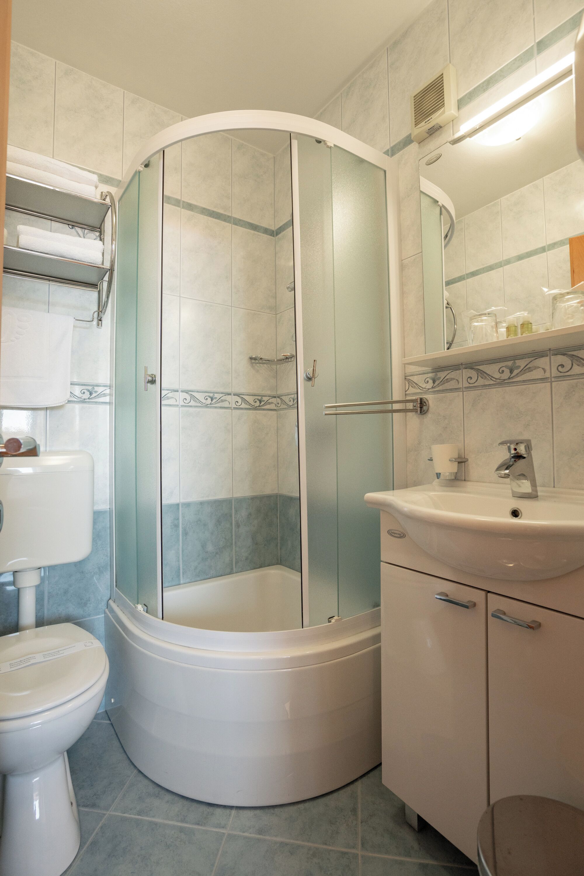 standard double room, balcony | bathroom | shower, free toiletries, hair dryer, slippers