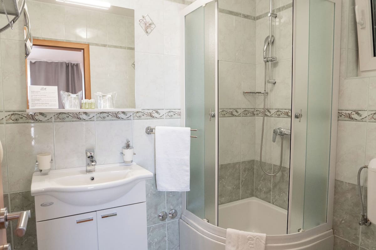 standard double room, balcony | bathroom | shower, free toiletries, hair dryer, slippers