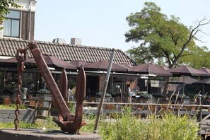 Breakfast, lunch and dinner served - Het Rechthuis aan den Amstel (Uithoorn)