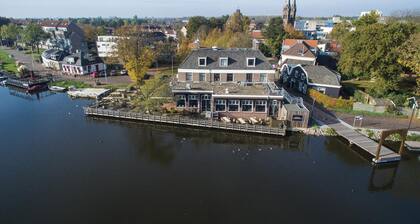 Het Rechthuis aan den Amstel