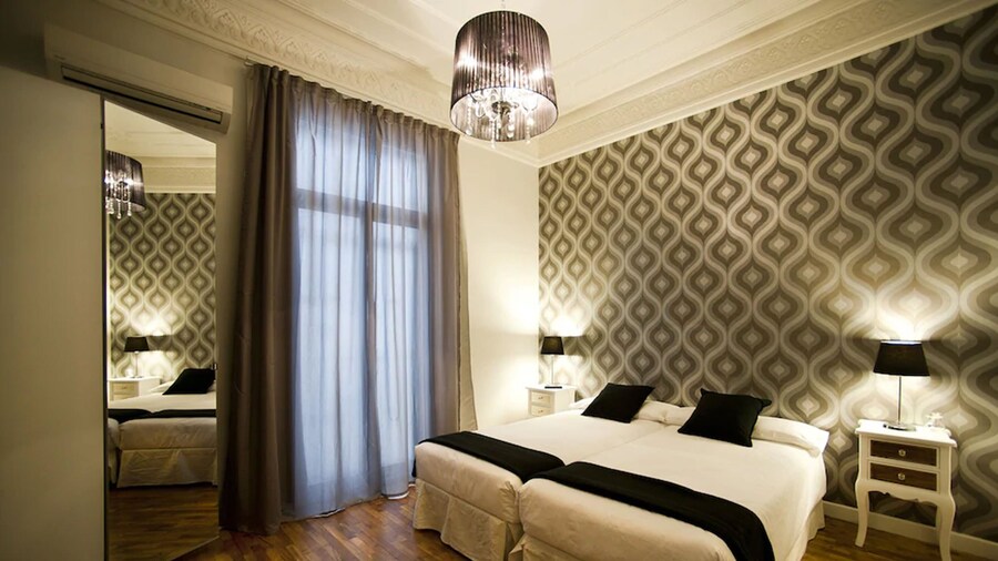 Super Balmes Guest House