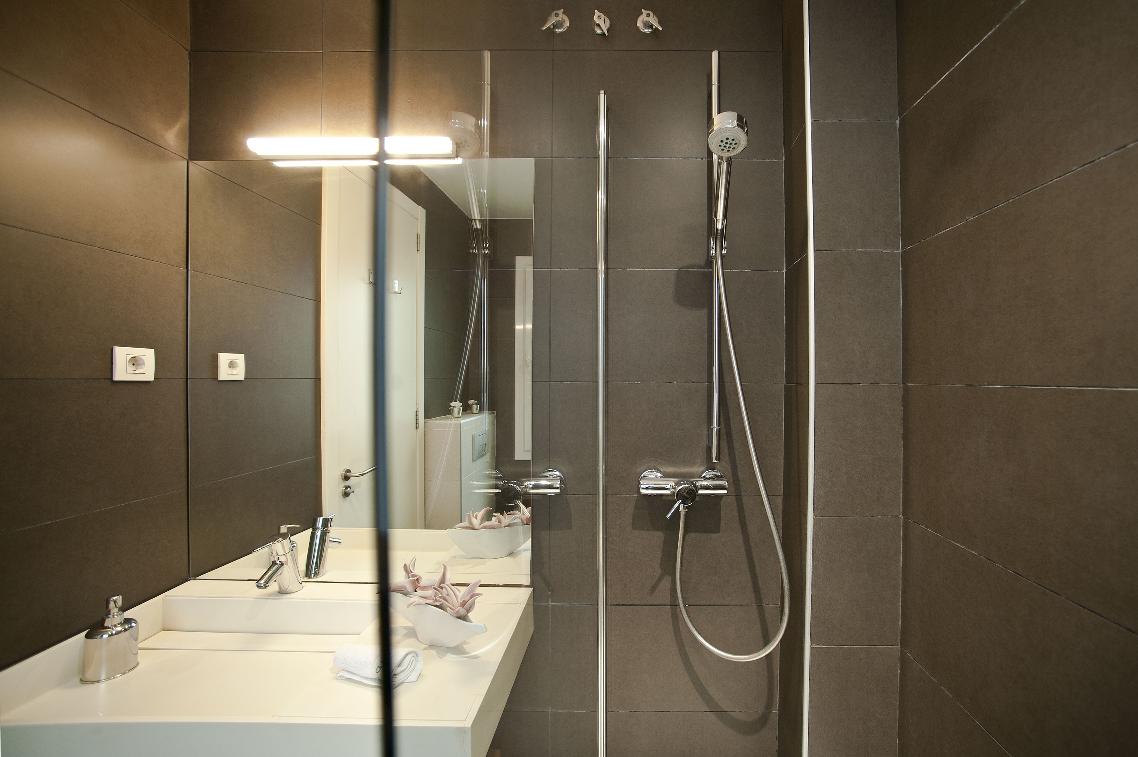 Photo - Super Balmes Guest House