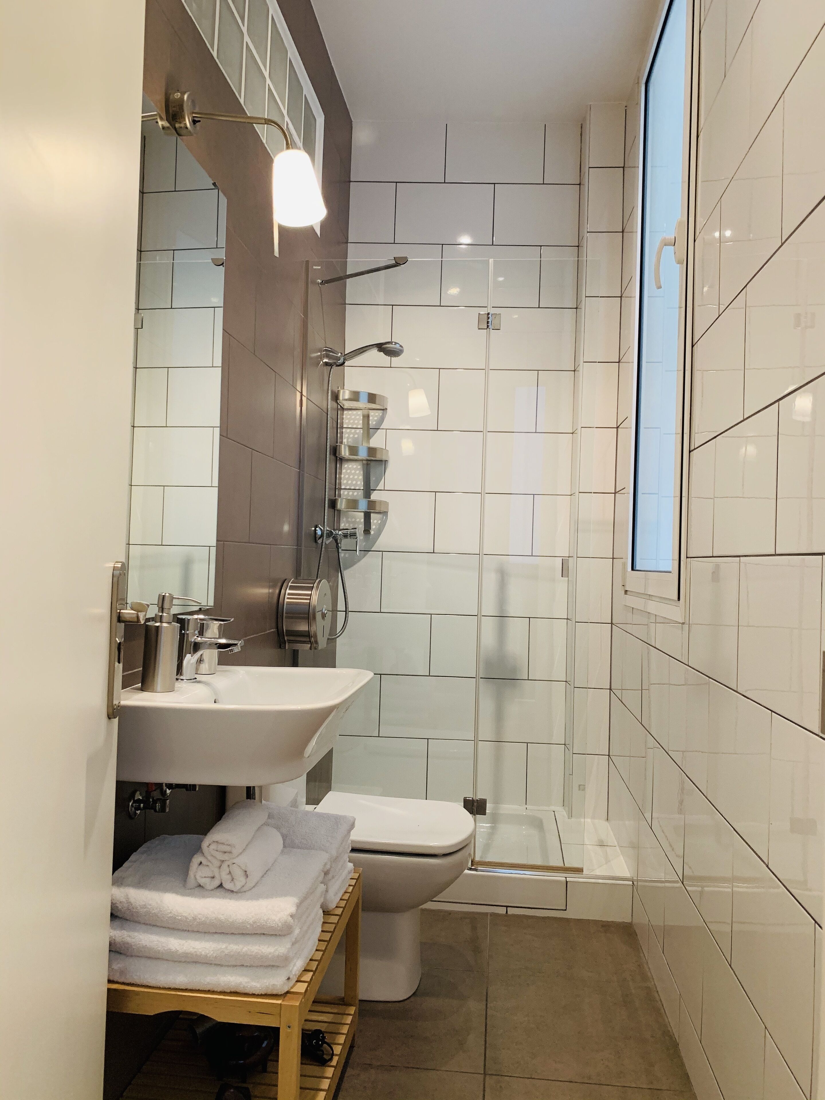 Photo - Super Balmes Guest House