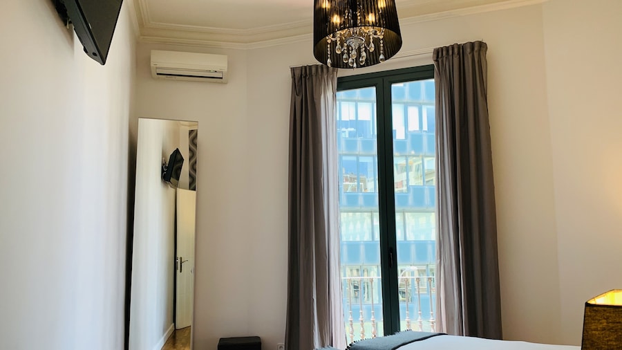 Super Balmes Guest House