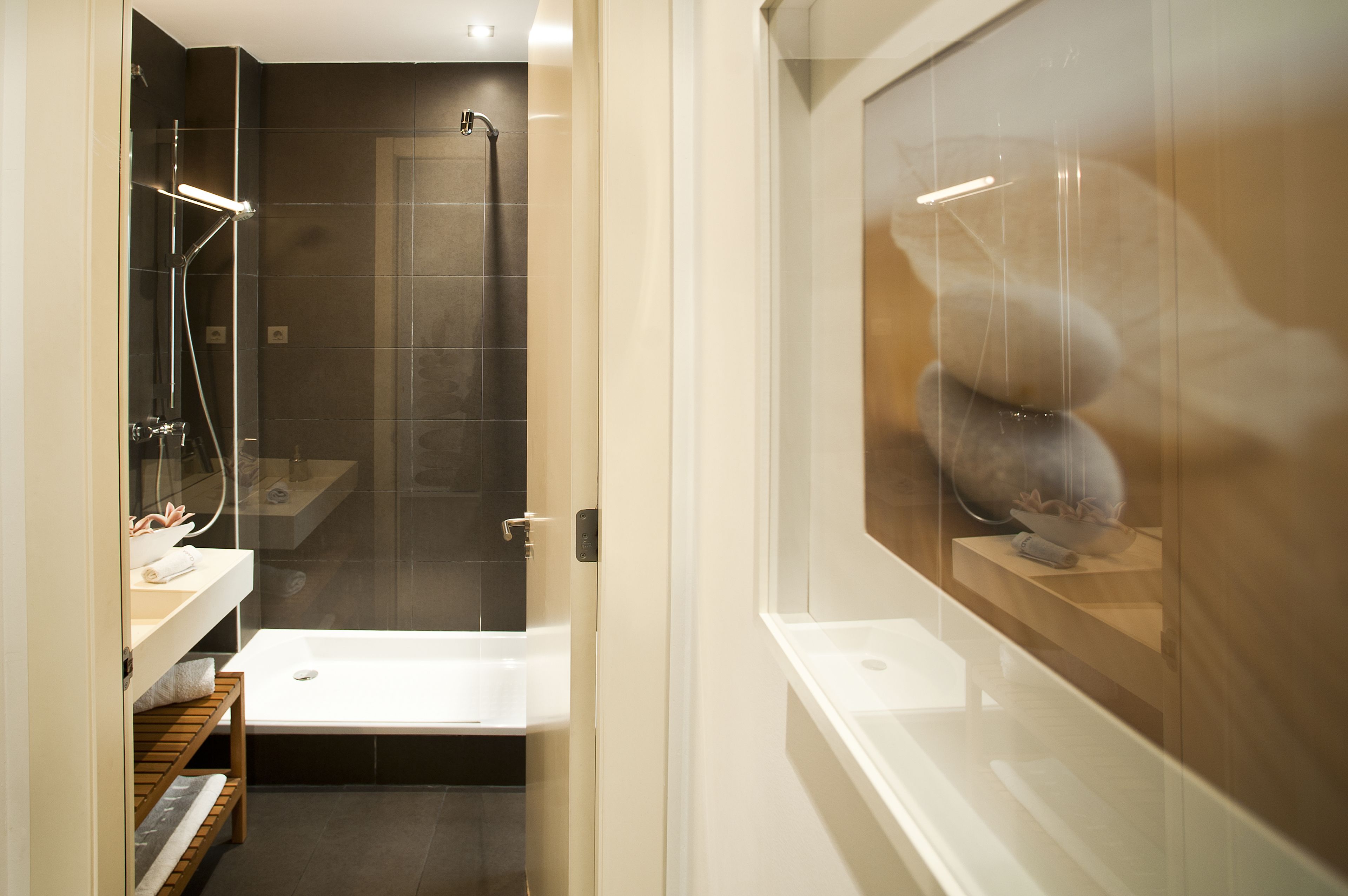 Photo - Super Balmes Guest House