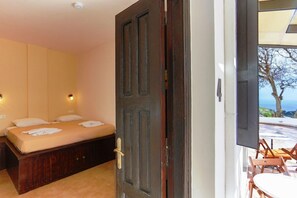 In-room safe, iron/ironing board, free WiFi, bed sheets - Little Lindos Sea View Studios (Rhodes)
