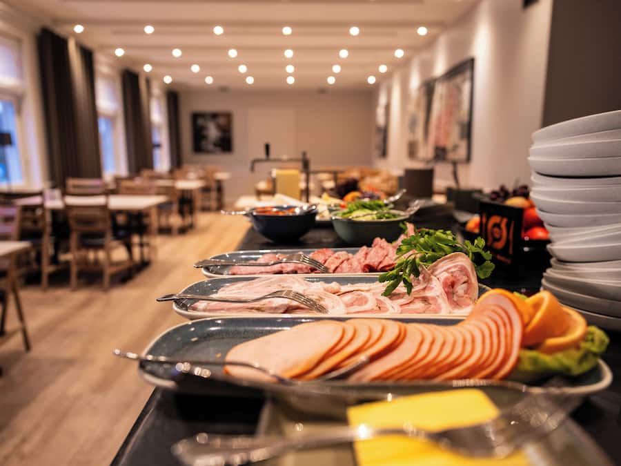 Daily buffet breakfast (DKK 100 per person)
