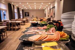 Daily buffet breakfast (DKK 100 per person)
