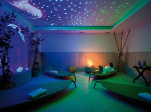Een sauna, een Turks bad/hammam, lichaamsbehandelingen