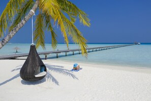 Exterior - Holiday Island Resort & Spa (Dhiffushi)
