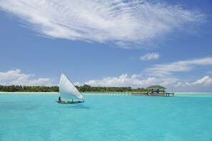 Beach - Holiday Island Resort & Spa (Dhiffushi)