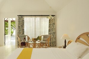 Room - Holiday Island Resort & Spa (Dhiffushi)