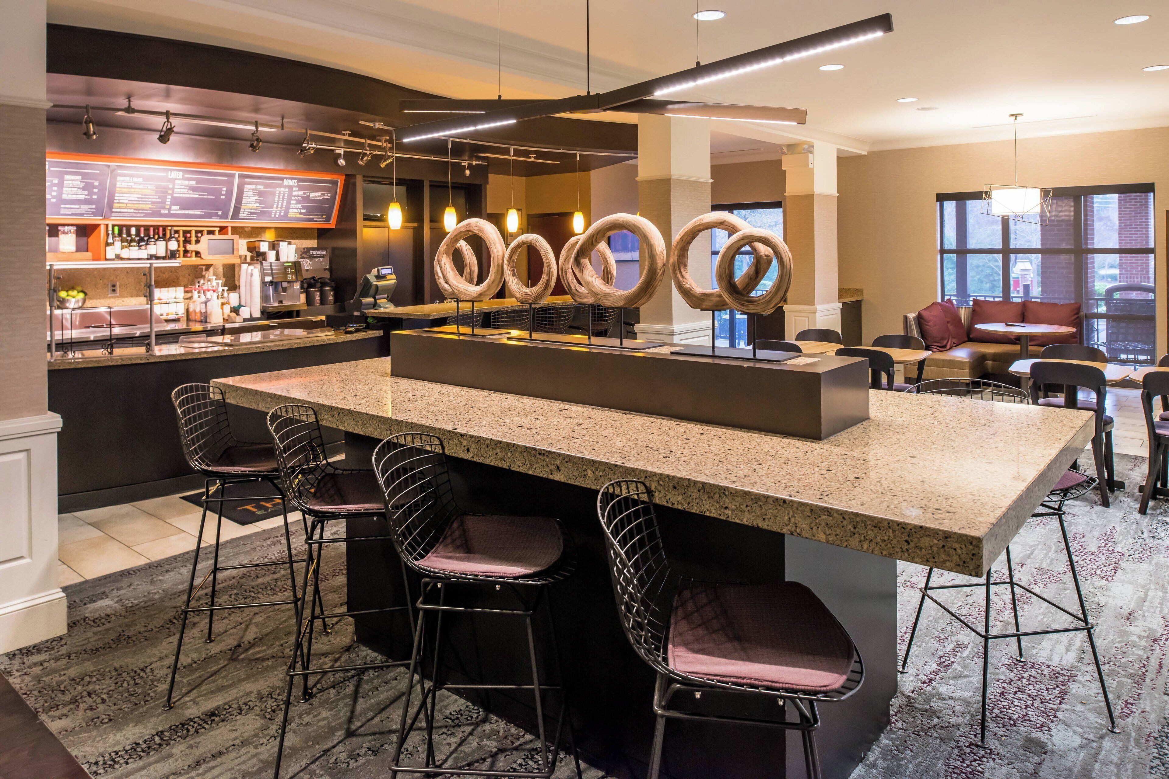 breakfast and dinner served, american cuisine