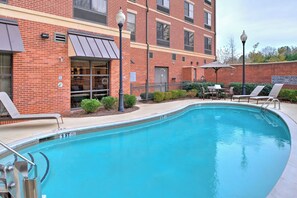 Outdoor pool - Courtyard Marriott Clemson (Clemson)