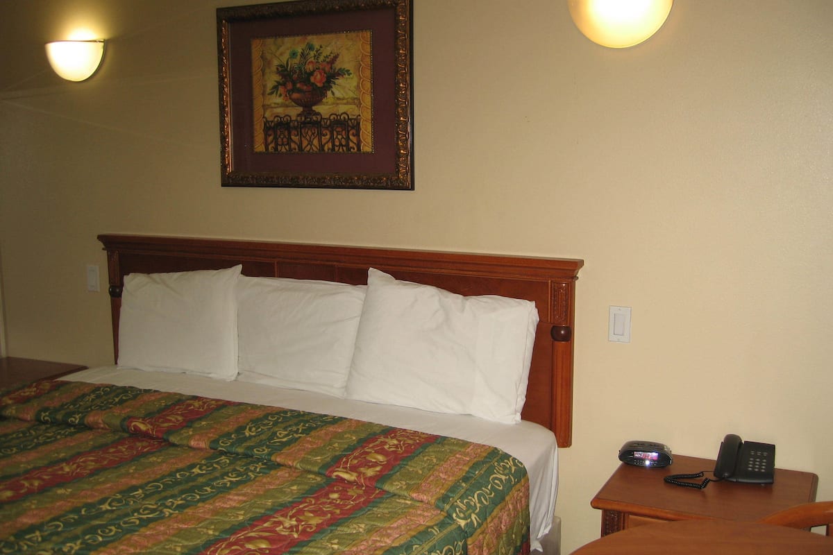 standard room, 2 double beds | 1 bedroom, free wifi