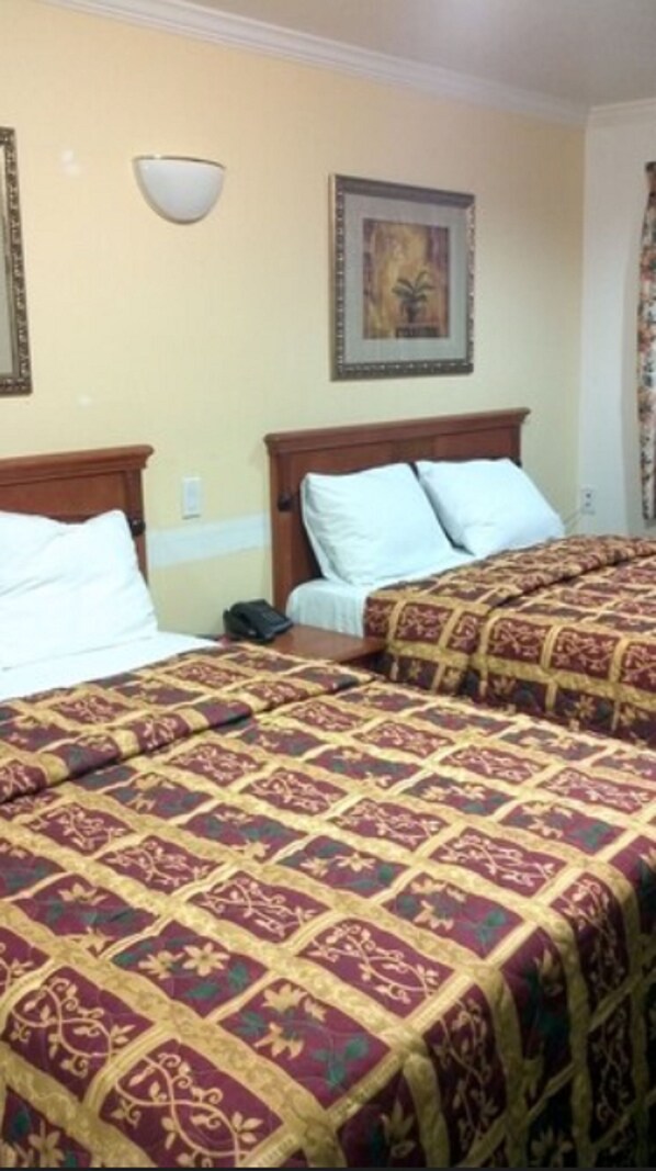 Standard Room, 2 Double Beds