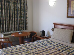 Free WiFi, bed sheets - Walls Motel Long Beach (Long Beach)
