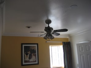 Standard Double Room | Free WiFi, bed sheets - Walls Motel Long Beach (Long Beach)