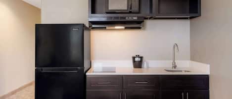Suite, 2 Queen Beds, Non Smoking, Kitchenette