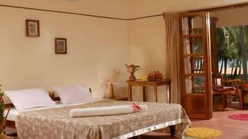 Deluxe Room, 1 Double Bed (Delight Deluxe) | Minibar, desk, iron/ironing board, rollaway beds