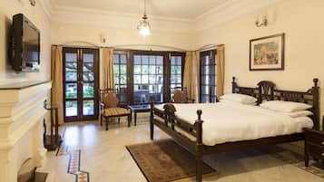 Quarto standard | Frigobar, cofres nos quartos, escrivaninha, cortinas blackout