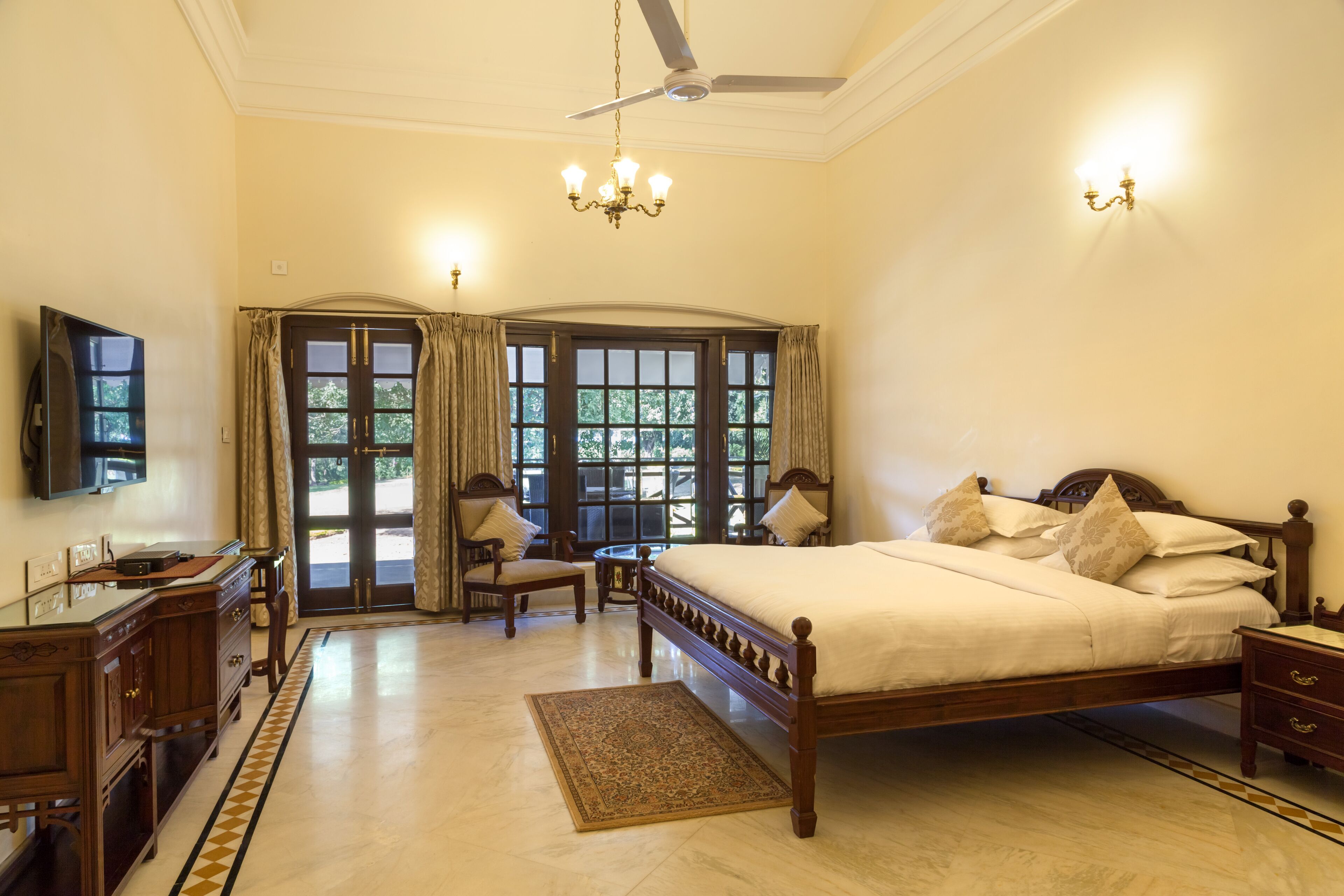 forsyth suite | minibar, in-room safe, desk, blackout curtains