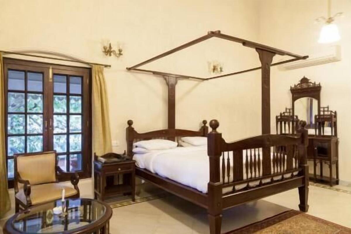 Minibar, in-room safe, desk, blackout curtains