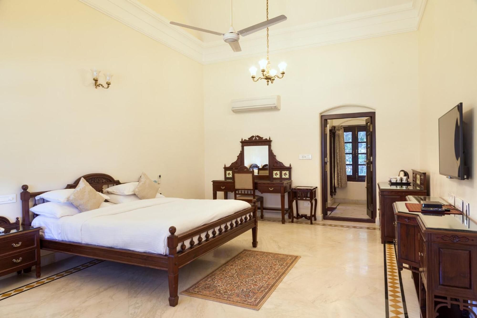 minibar, in-room safe, desk, blackout curtains