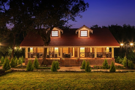 Forsyth Suite | Minibar, in-room safe, desk, blackout drapes