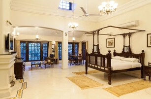 Victorian Suite | Minibar, in-room safe, desk, blackout drapes