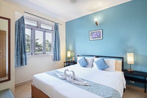Superior Suite with Balcony | 高档床上用品、迷你吧、客房内保险箱、隔音