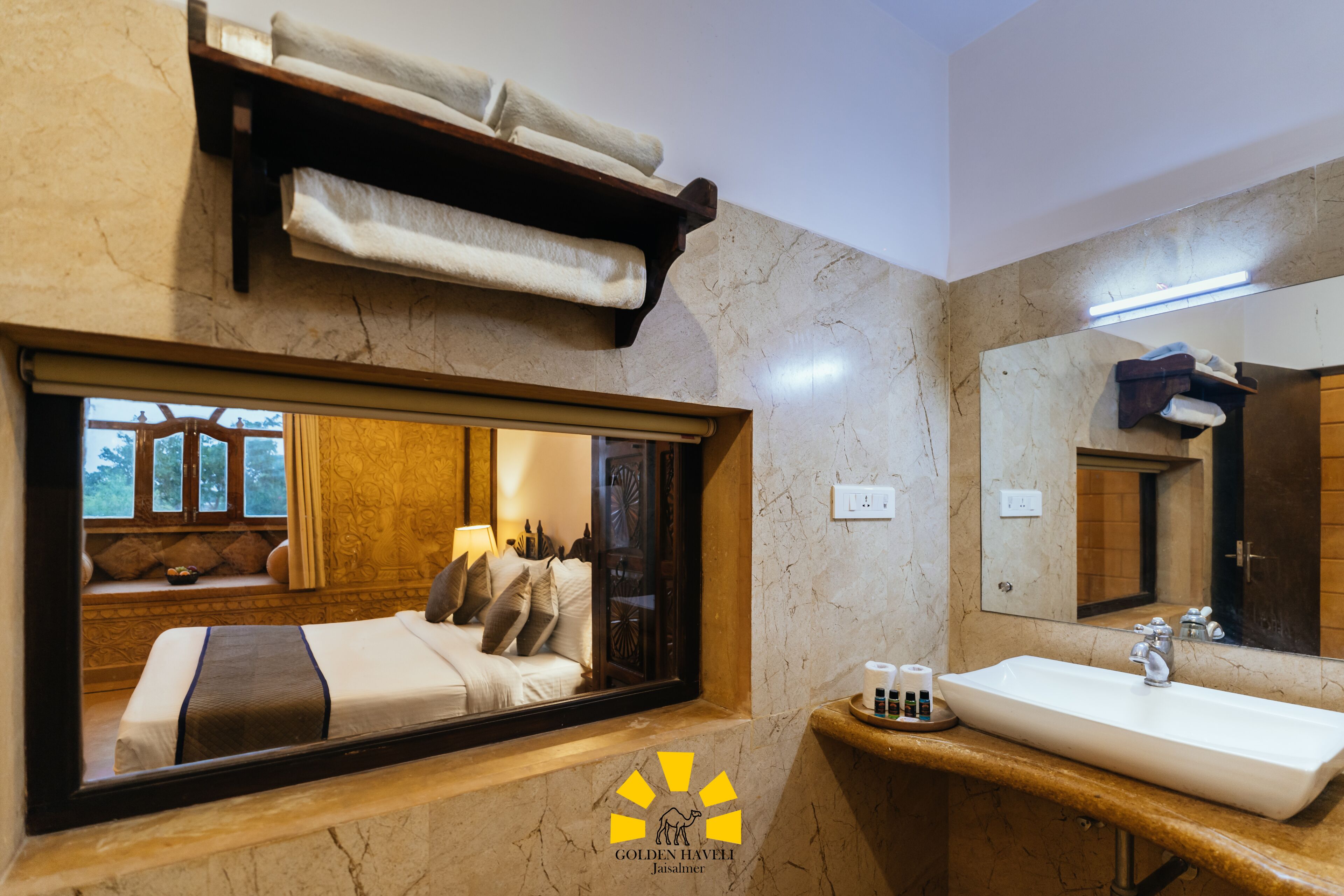 Heritage Room | Bathroom | Shower, rainfall showerhead, free toiletries, hair dryer