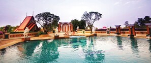 Outdoor pool - Furama Chiang Mai, Thailand (Chiang Mai)