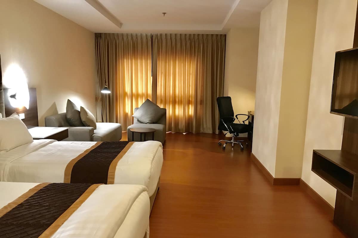 Premier Deluxe Room | Premium bedding, pillowtop beds, minibar, in-room safe