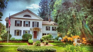 Front of property - The Scranton Seahorse Inn (Madison)