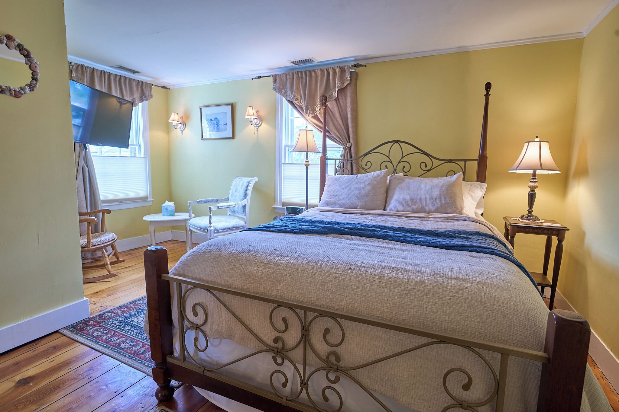 Phòng phong cách cổ điển, 1 giường cỡ queen, quang cảnh vườn | Bộ đồ giường cao cấp, truy cập Internet không dây miễn phí 