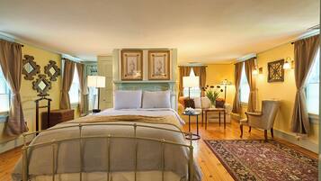 The Town View (Not Pet Friendly) | Premium bedding, free WiFi, bed sheets