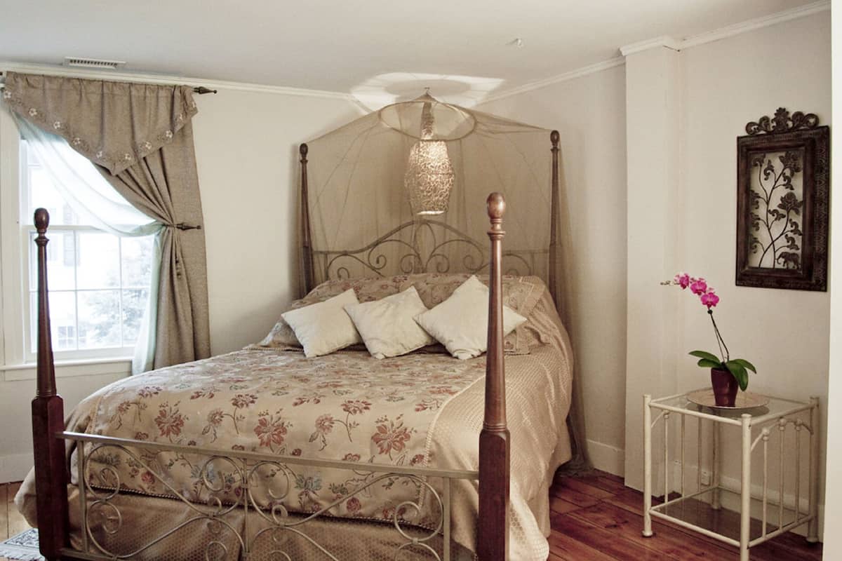 Premium bedding, free WiFi, bed sheets