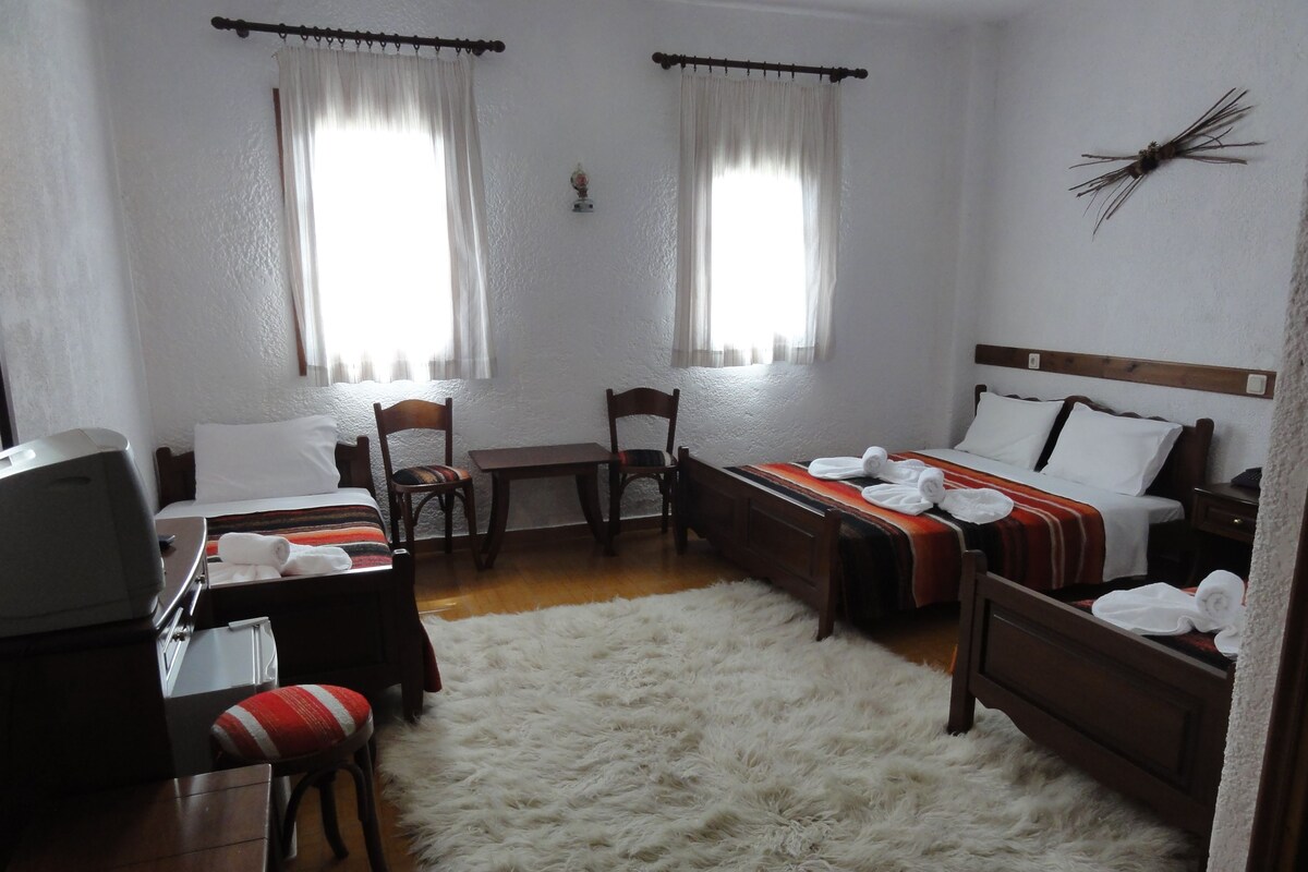 Neljän hengen huone (Basement, No Balcony) | Tallelokero huoneessa, silitysrauta/-lauta, ilmainen Wi-Fi