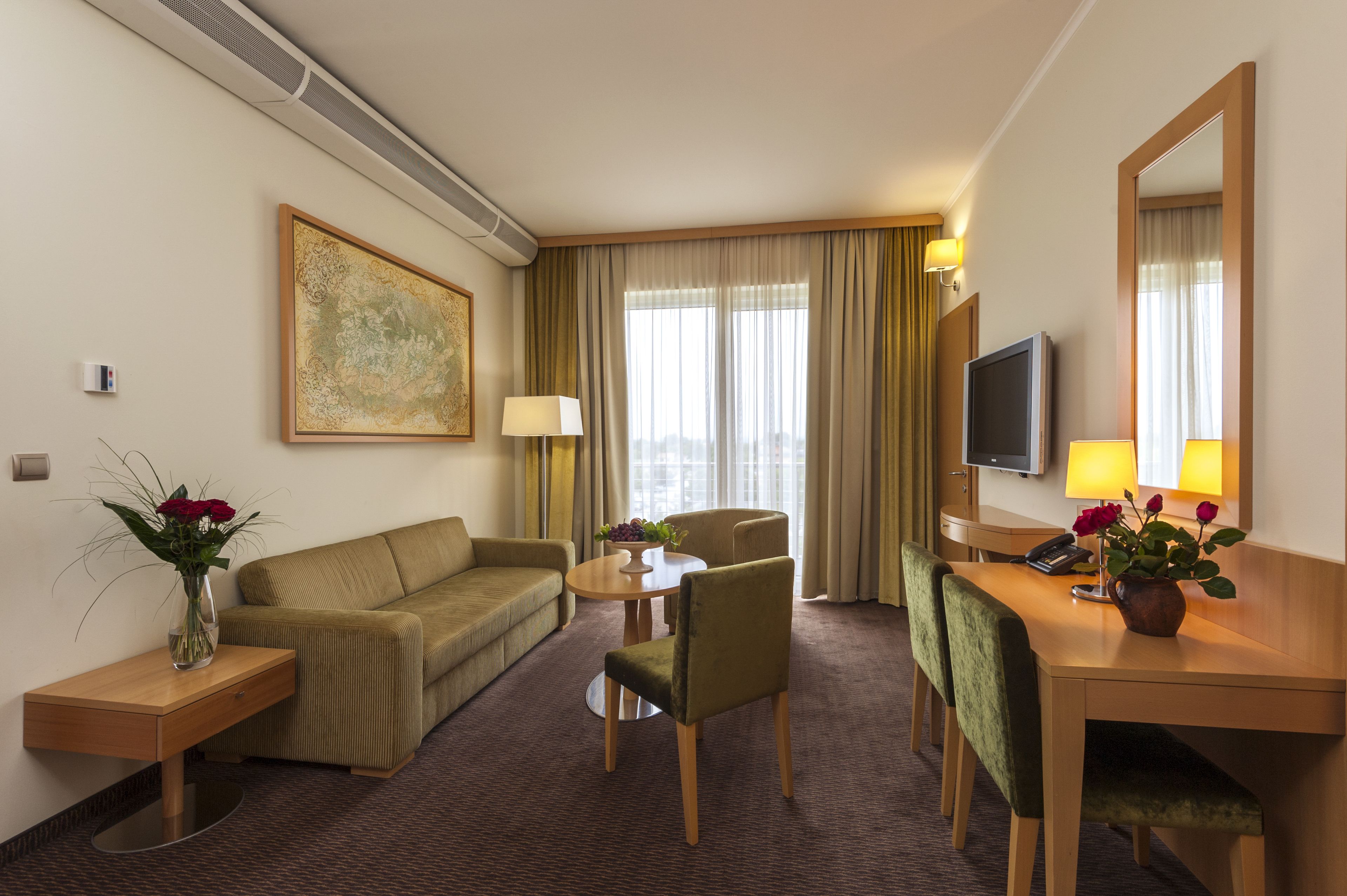 presidential suite, balcony | living area | tv