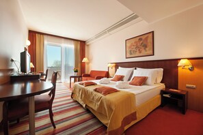 Comfort Room, Balcony