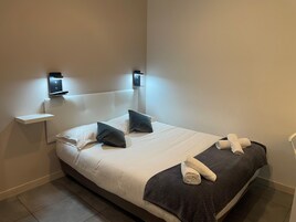 Double Room | Premium bedding, minibar, in-room safe, desk