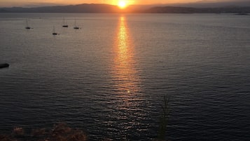Plage privée à proximité, sable blanc