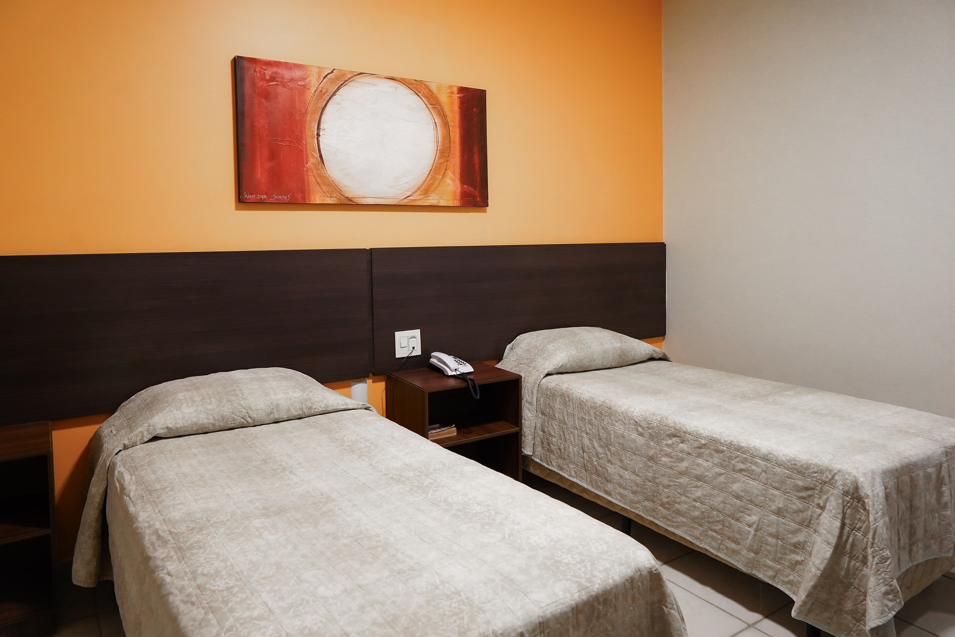 luxury single room | minibar, individually decorated, desk, cots/infant beds