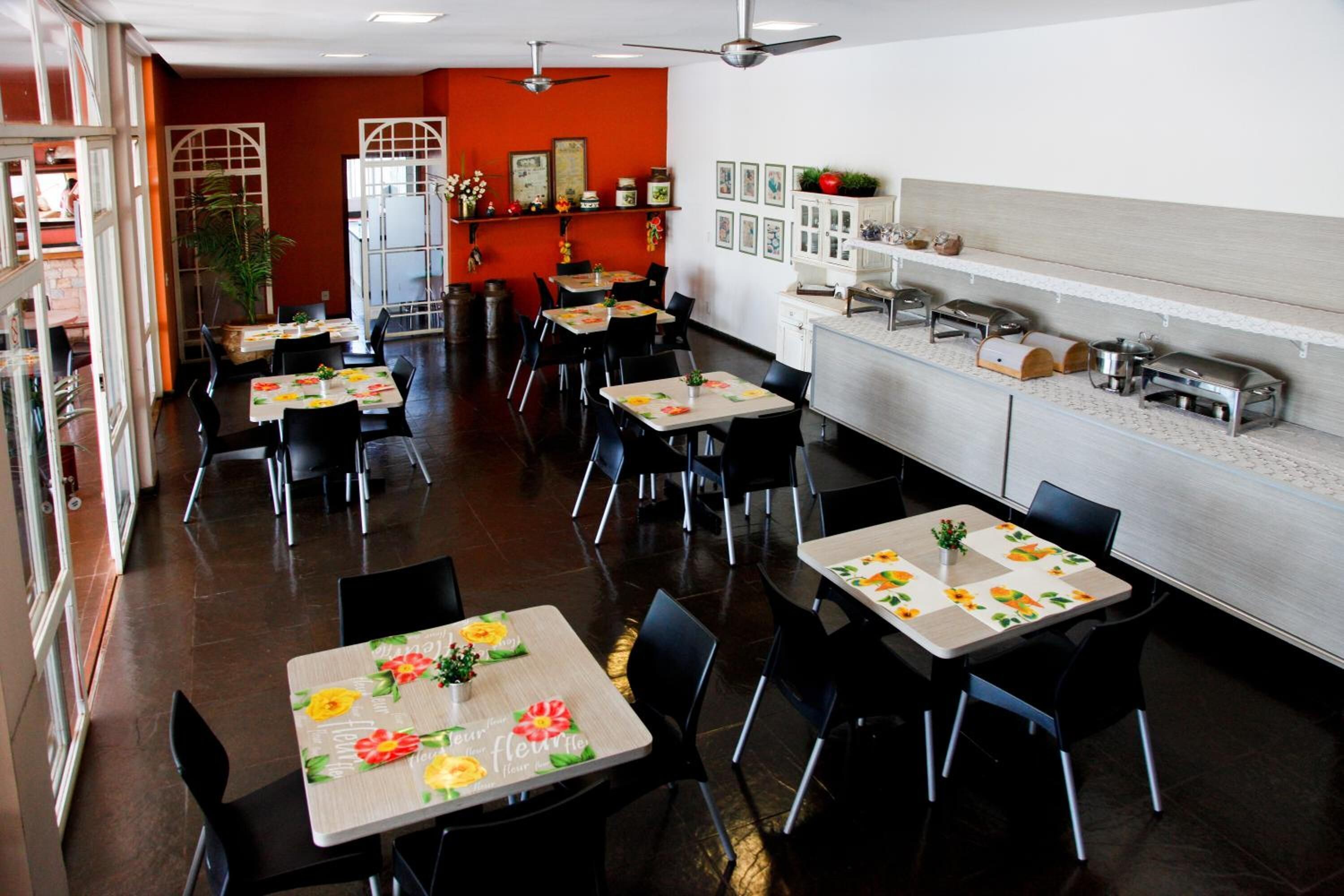 Café da manhã, almoço e jantar