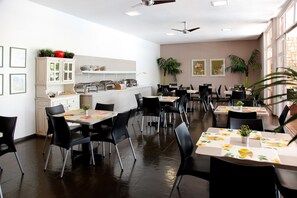 Petit déjeuner buffet compris tous les jours