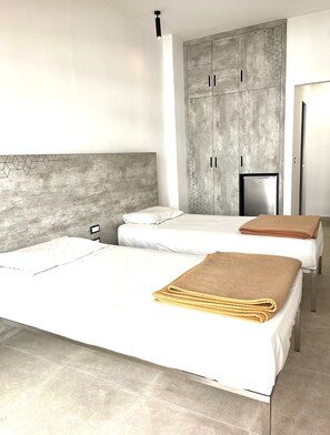 Single Room | 이집트산 면 시트, 필로우탑 침대, 책상, 다리미/다리미판