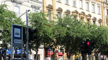 Mặt tiền nơi lưu trú